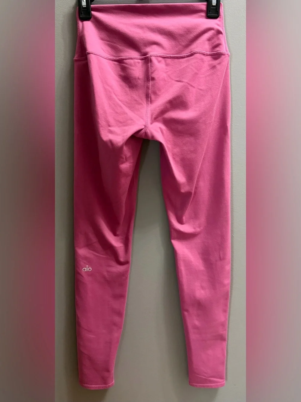 ALO Yoga women’s Hot Pink Leggings